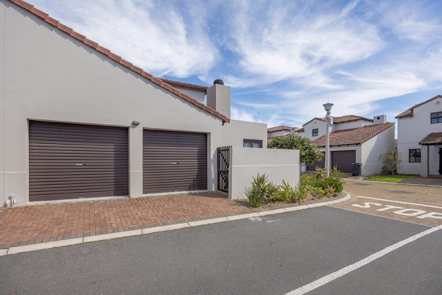 To Let 3 Bedroom Property for Rent in Royal Ascot Western Cape